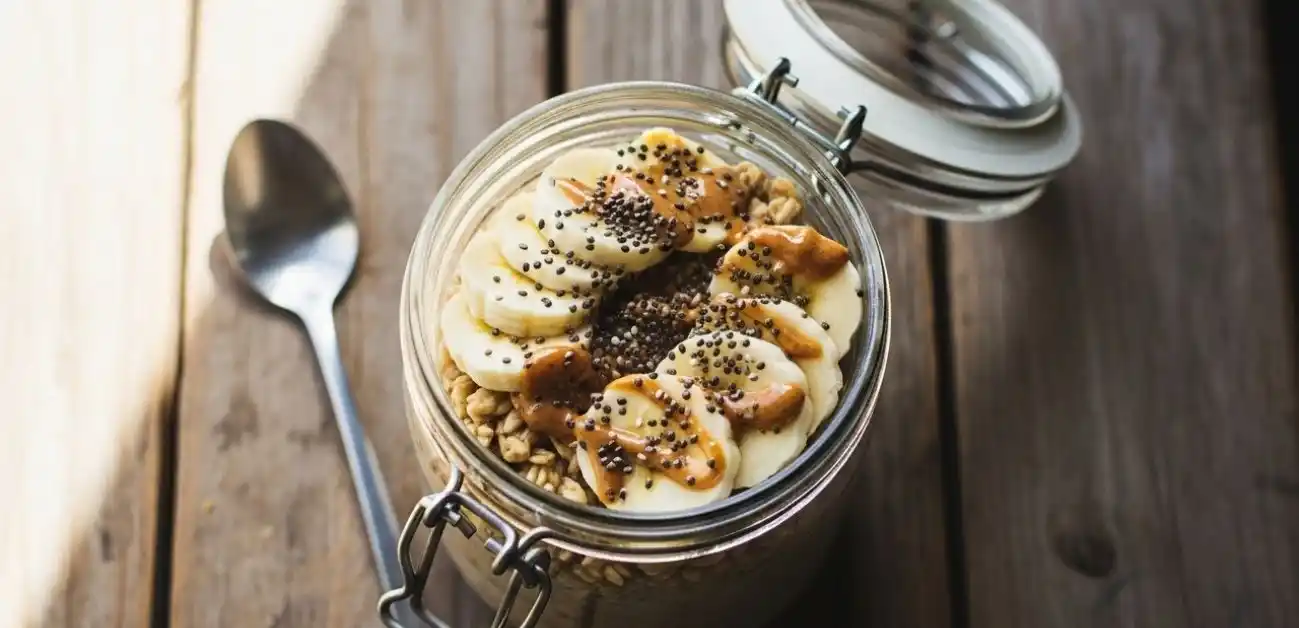High-protein overnight oats in mason jar